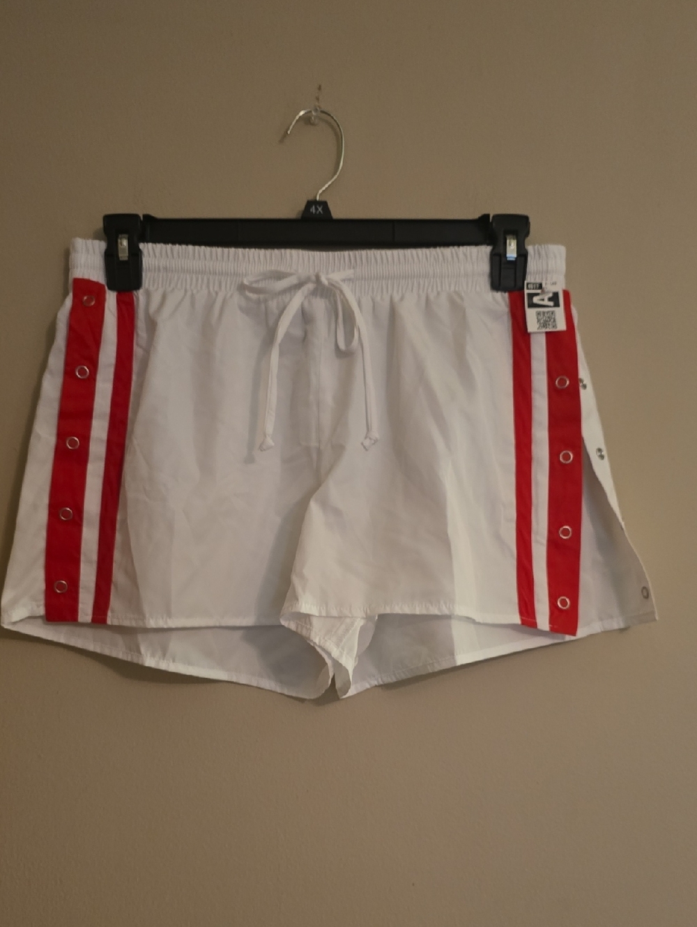 New Wild Fable White Women's Size M Athletic Shorts red stripes functional snap